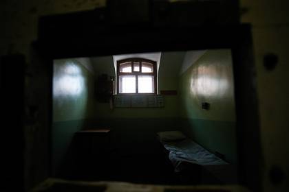 Россиянин покончил с собой в СИЗО после отмены условного срока - lenta.ru - Россия - Калининград