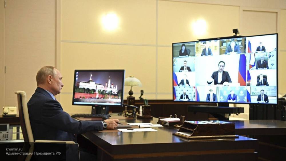 Владимир Путин - Путин поручил правительству разработать меры по поддержке безработных россиян - polit.info - Россия
