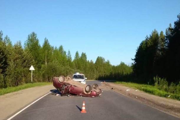 На трассе Сыктывкар – Ухта пьяная женщина опрокинула ВАЗ - bnkomi.ru - Россия - Сыктывкар