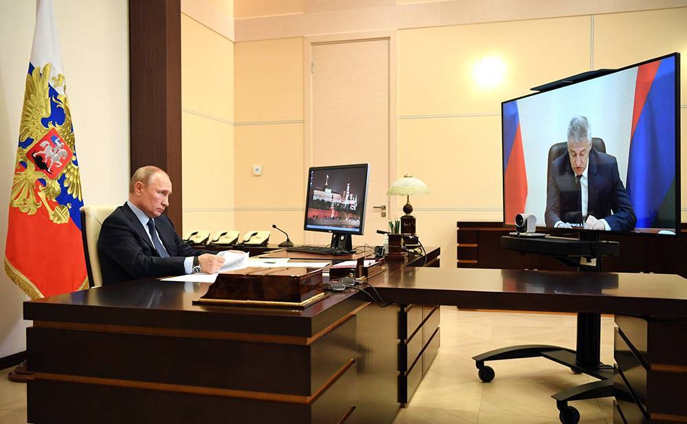 Владимир Путин - Артур Парфенчиков - Путин указал главе Карелии на проблемы в регионе - tvc.ru - Россия - Карелия