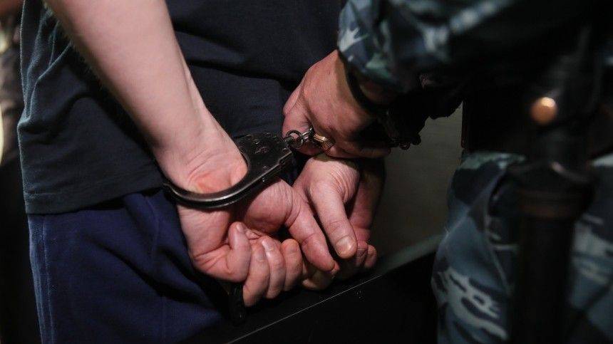 «Руку держите»: опубликованы кадры задержания стрелявшего по прохожим в Москве - 5-tv.ru - Москва