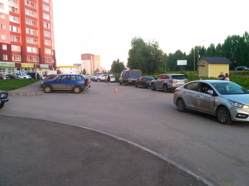 В Сыктывкаре сбили подростка во дворе дома по Октябрьскому проспекту - komiinform.ru - Сыктывкар