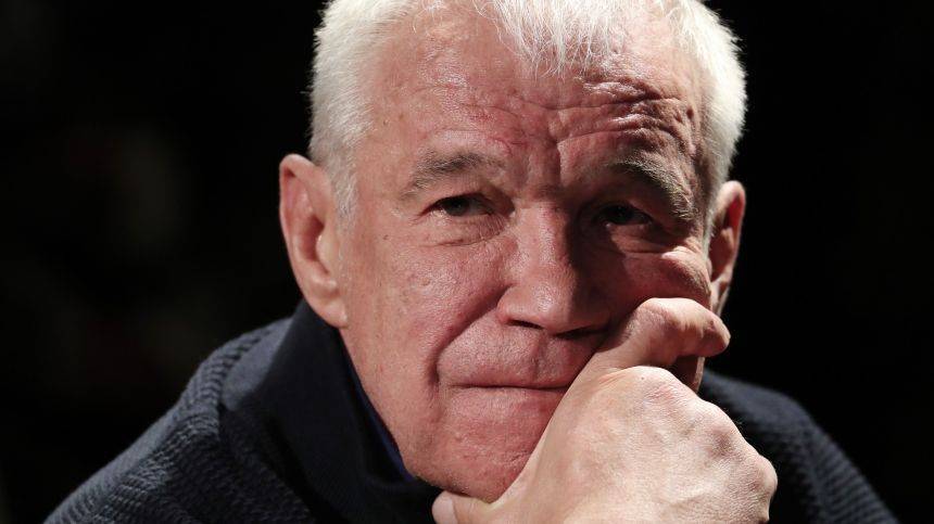Михаил Ефремов - Сергей Гармаш - Сергей Гармаш был замечен на месте ДТП с Михаилом Ефремовым в Москве - 5-tv.ru - Москва