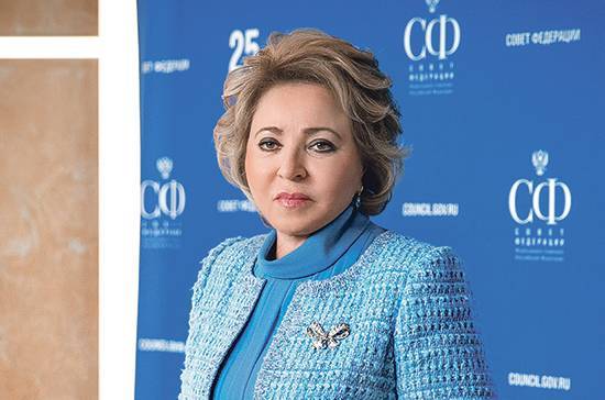 Валентин Матвиенко - Матвиенко: люди не должны тратить свои нервы и время на получение положенной им помощи - pnp.ru - Россия