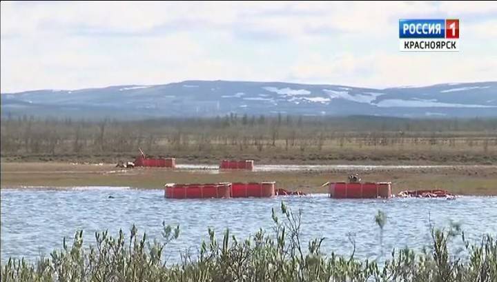 В Норильске налажена схема откачки разлившихся нефтепродуктов - vesti.ru - Норильск