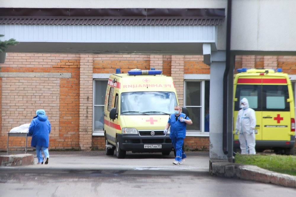 Джонс Хопкинс - За сутки коронавирус выявили у 8595 человек в России - vm.ru - Москва - Россия - Санкт-Петербург - Московская обл.