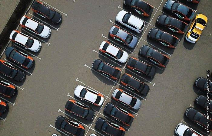 "Яндекс.Драйв" и Youdrive продолжили работать в Москве по схеме аренды от пяти дней - interfax.ru - Москва