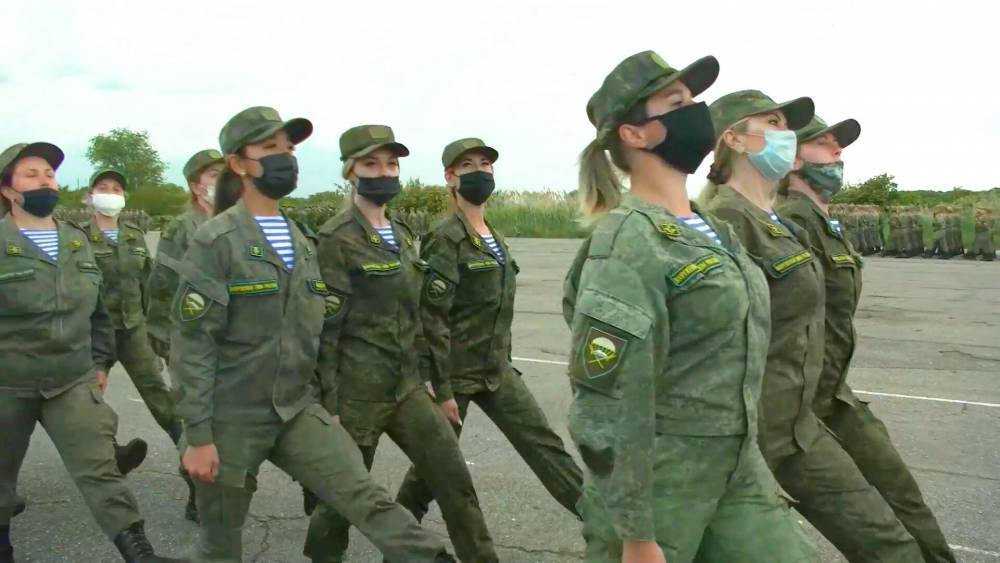 Женщины-военнослужащие впервые примут участие в параде Победы в Ставрополе. - riafan.ru - Россия