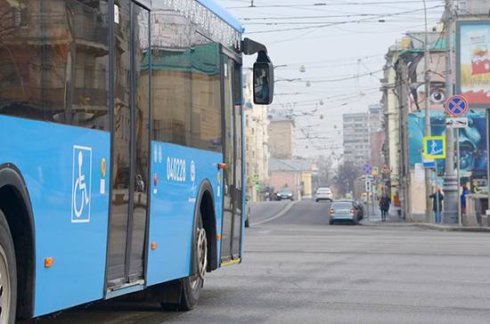 Дмитрий Зверев - В России могут запретить высаживать из общественного транспорта безбилетников до 16 лет - pnp.ru - Россия