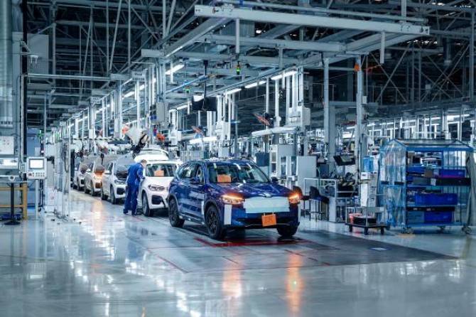 BMW iX3 с конца лета будет выпускаться в Китае - autostat.ru - Китай