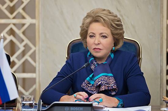 Валентина Матвиенко - Михаил Мурашко - Матвиенко попросила министерства разобраться с дефицитом бесконтактных термометров в регионах - pnp.ru - Россия