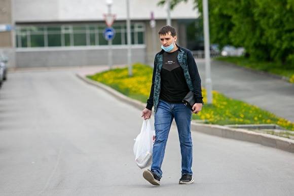 Жителя Благовещенска оштрафовали за ношение защитной маски на подбородке - znak.com - Амурская обл. - Благовещенск