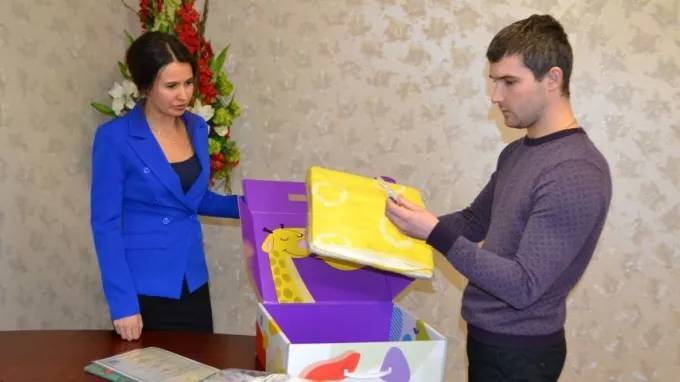 Сотрудники ЗАКС Выборгского района приглашают новоиспеченных родителей получить детские наборы - piter.tv - Россия - Выборг