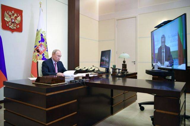 Владимир Путин - Василий Голубев - Путин по видеосвязи провёл встречу с губернатором Ростовской области - aif.ru - Россия - Ростовская обл.