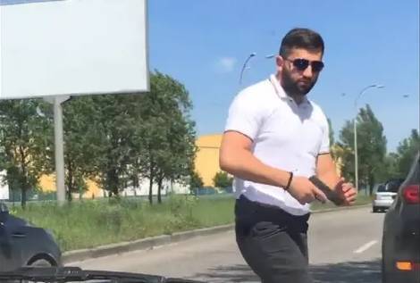 Олег Ляшко - Охранник Ляшко угрожал пистолетом во время конфликта на дороге: он объяснил свои действия - vchaspik.ua - Киев