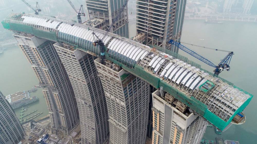 В Китае открыли для посетителей уникальный горизонтальный небоскреб (видео) - vchaspik.ua - Китай - Украина - Чунцин