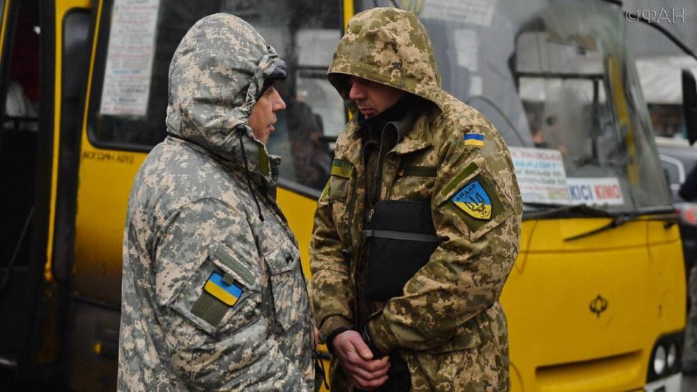 Боевики «Айдара» расстреляли автомобиль с украинскими военными - riafan.ru - Украина - ДНР - Донецк - Астрахань