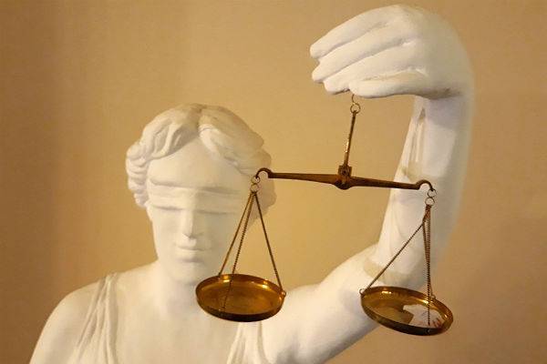 В Анапе бывших полицейских посадили за понуждение девушки к сексу - trud.ru - Россия - Анапа - Краснодар