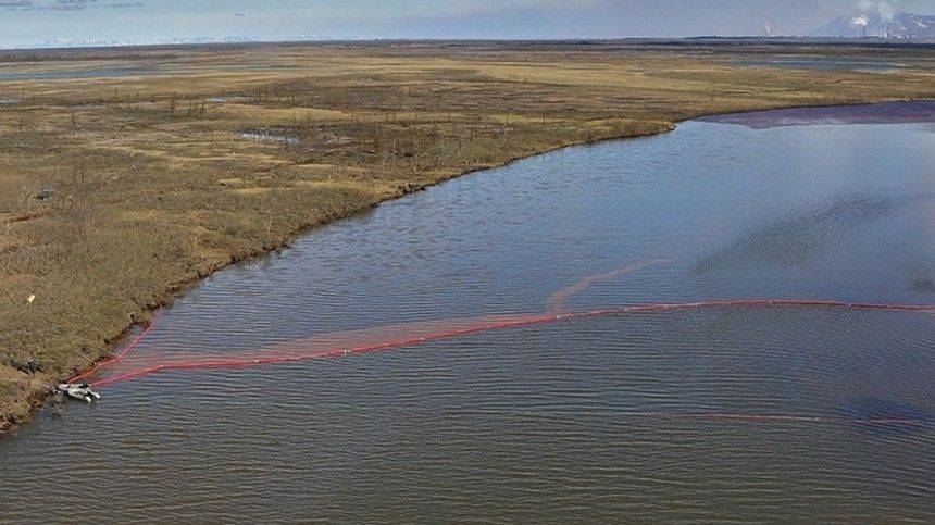 Площадь загрязнения в результате разлива топлива в Норильске увеличивается - 5-tv.ru - Норильск