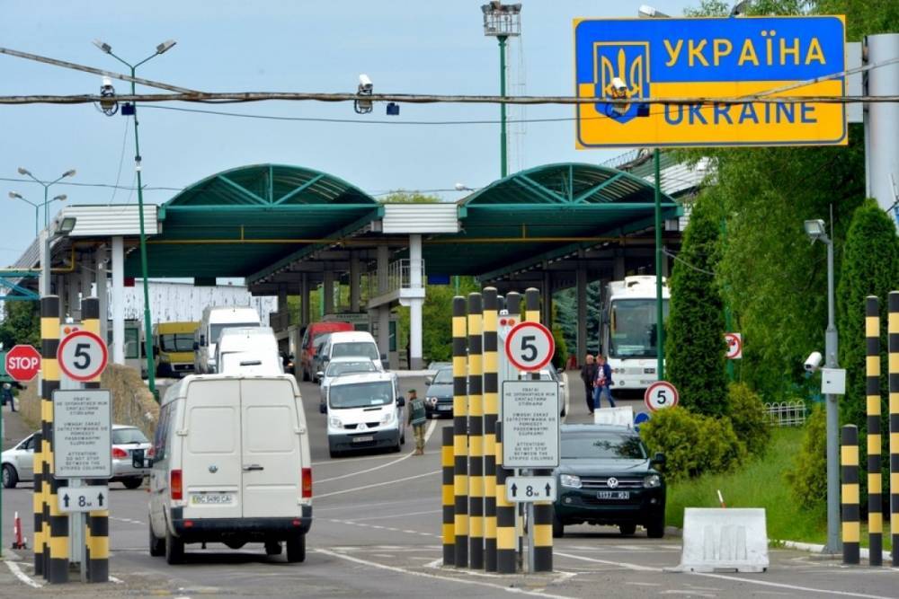 Владимир Зеленский - Привет президенту: на границе с Польшей в огромной очереди застряли украинские заробитчане - prm.ua - Украина - Польша