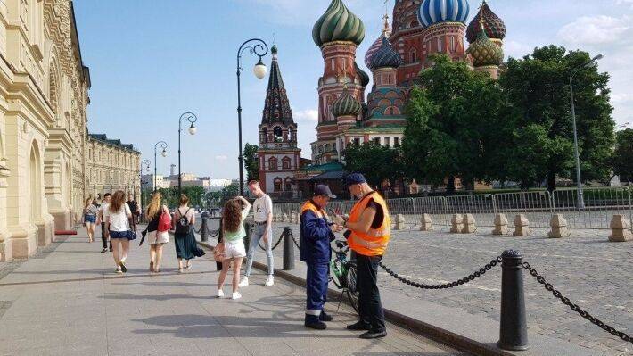До свидания, самоизоляция! Москвичи без масок наводнили улицы - polit.info - Москва - Россия