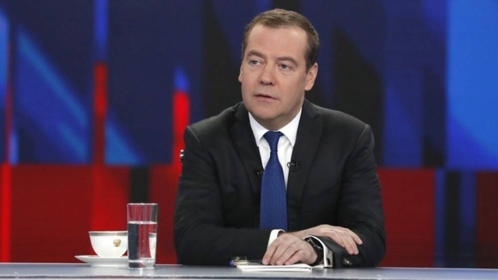Дмитрий Медведев - Джордж Флойд - Медведев заявил о нарушении прав человека во время беспорядков в США - riafan.ru - Москва - Россия - США