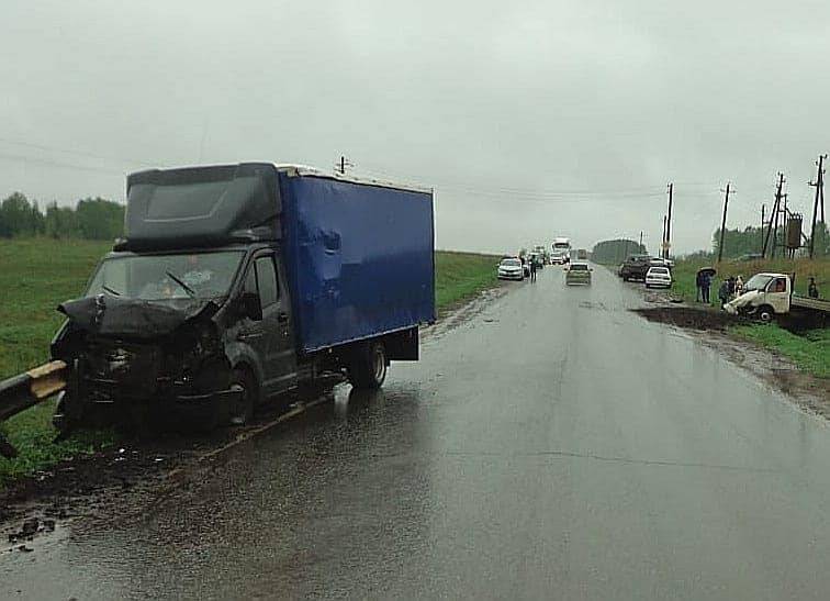 В Башкирии водитель грузовика погиб в массовой аварии - news102.ru - Башкирия - Нефтекамск