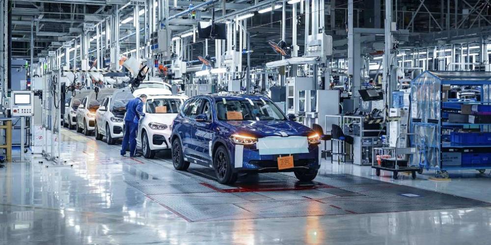 BMW подготовилась к серийному выпуску первого электрического кроссовера - autonews.ru - Китай