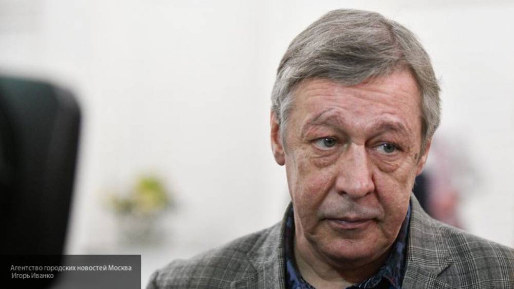 Михаил Ефремов - Вадим Наумов - Ефремов признал вину в смертельной аварии кивком на вопрос журналистов - nation-news.ru - Москва - Рязань