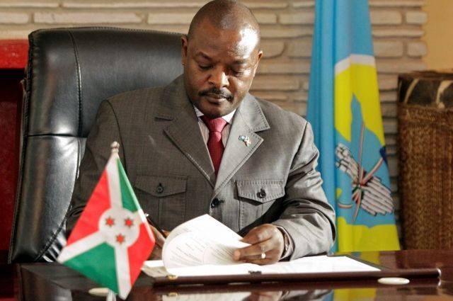 В возрасте 55 лет скончался президент Бурунди - aif.ru - Бурунди - Кения