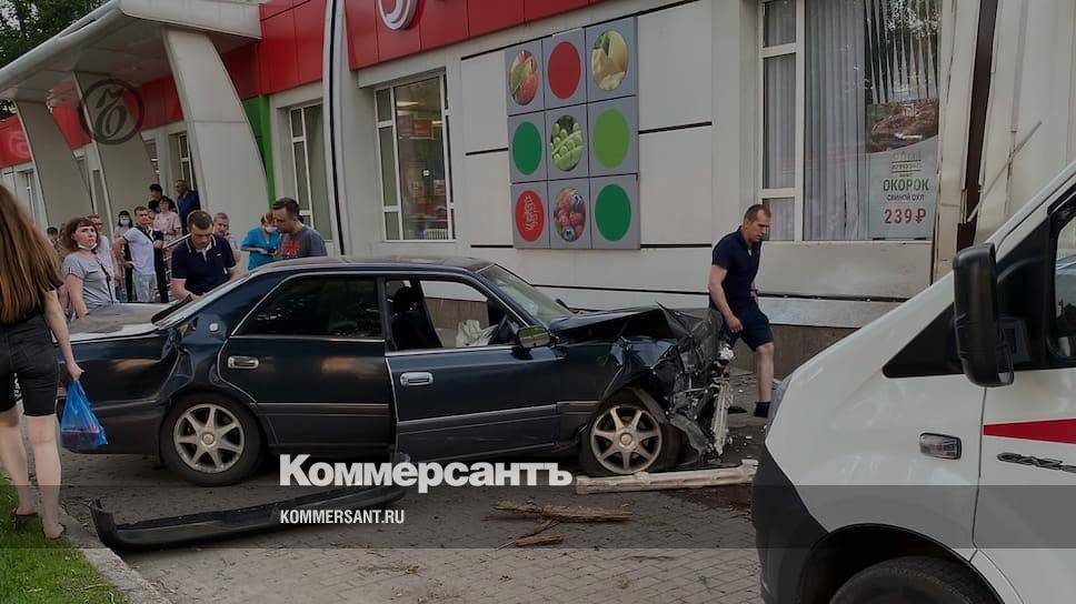 В Воронеже полицейский сбил трех человек на тротуаре, один из них скончался - kommersant.ru - Воронеж