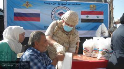 Военнослужащие России доставили гумпомощь в сирийский город Думу - politros.com - Россия - Сирия
