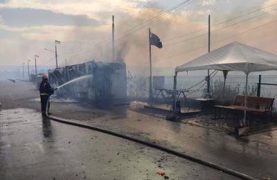 В Станице Луганской сгорела часть КПВВ - sharij.net - Луганск - станица Луганская - Донбасс