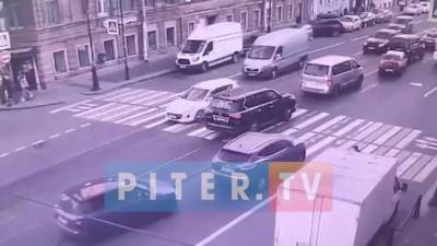 Видео: на Владимирском проспекте сбили пешехода - piter.tv