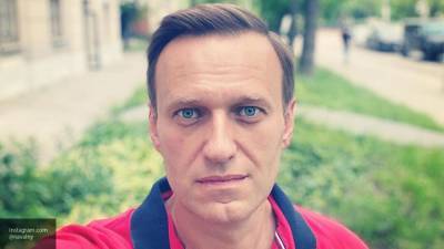 Алексей Навальный - Марья Певчих - Источник в ФБК рассказал, как Певчих подменила бутылки из номера Навального - nation-news.ru - Россия - Германия - Берлин - Омск
