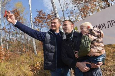 Михаил Дегтярев - Михаил Дегтярев присоединился к акции «Сохраним лес» в Хабаровске - hab.aif.ru - Хабаровский край - Хабаровск