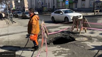 Внедорожник директора тепловых сетей Новоалтайска провалился в яму - newinform.com - Новоалтайск