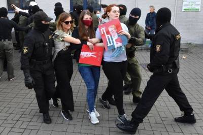 Александр Лукашенко - В Минске милиция применила водометы против протестующих - aif.ru - Белоруссия - Минск