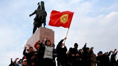 Сооронбаю Жээнбеков - Протесты в Киргизии. Последние данные на 12 октября - 5-tv.ru - Киргизия - Бишкек