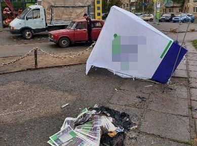 В Павлограде пьяные напали на агитаторов одной из партий - news.bigmir.net - Украина - Днепропетровская обл. - Павлоград