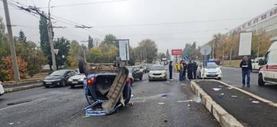 "Водитель вылетел через лобовое стекло": в Харькове на мосту Ландау – серьезное ДТП, первые кадры - kharkov.politeka.net - Харьков