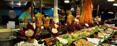 Алексан Мкртчян - Туристы из России жалуются на слишком большие порции еды в отелях Турции - runews24.ru - Россия - Турция