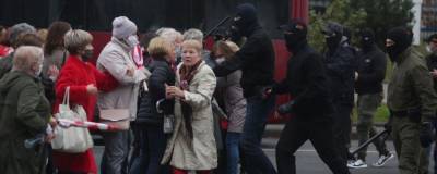 В Минске милиция применила светошумовые патроны в ответ на действия протестующих - runews24.ru - Белоруссия - Минск
