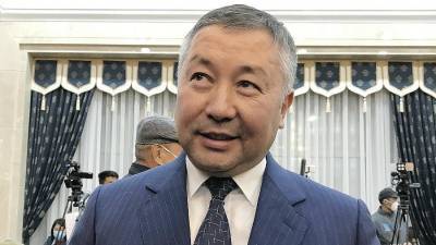 Сооронбая Жээнбеков - Канат Исаев - Новый спикер парламента Киргизии призвал уговорить Жээнбекова остаться на посту - iz.ru - Киргизия