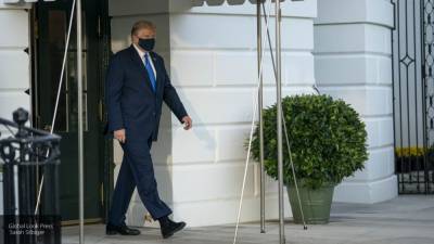 Дональд Трамп - Житель Индии умер, когда узнал о заражении Трампа коронавирусом - politros.com - США - Индия