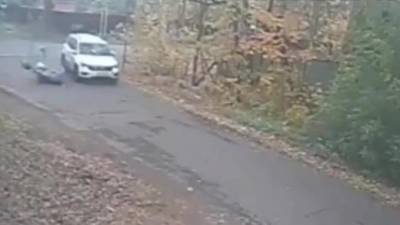 Видео момента ДТП: В Балашихе иномарка сбила велосипедистку - piter.tv - Москва - Архангельск