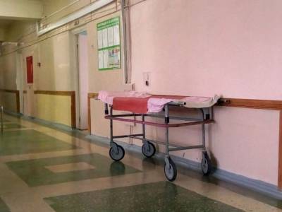 Не хватает мест: В Харьковской области в райбольнице пациентов кладут в коридорах - golos.ua - Украина - Харьковская обл.