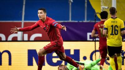 Криштиану Роналду - Cristiano Ronaldo - Заболевший COVID-19 Роналду поддержал сборную Португалии - gazeta.ru - Швеция - Мальта - Португалия