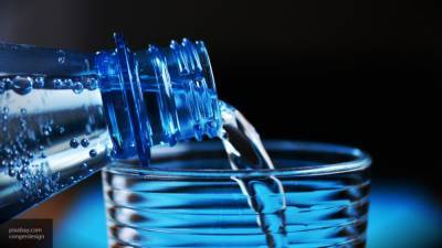 Наталья Нефедова - Диетологи развеяли миф о необходимости выпивать два литра воды в день - inforeactor.ru - Канада