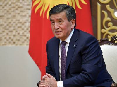 Сооронбай Жээнбеков - Президент Киргизии уходит в отставку под давлением протестующих - rosbalt.ru - Киргизия